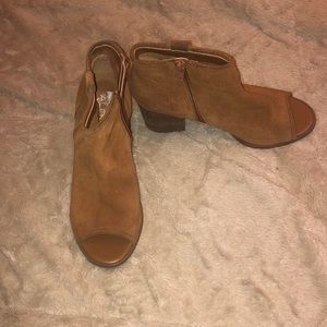 ALDO 7.5 peep toe cognac brown leather booties